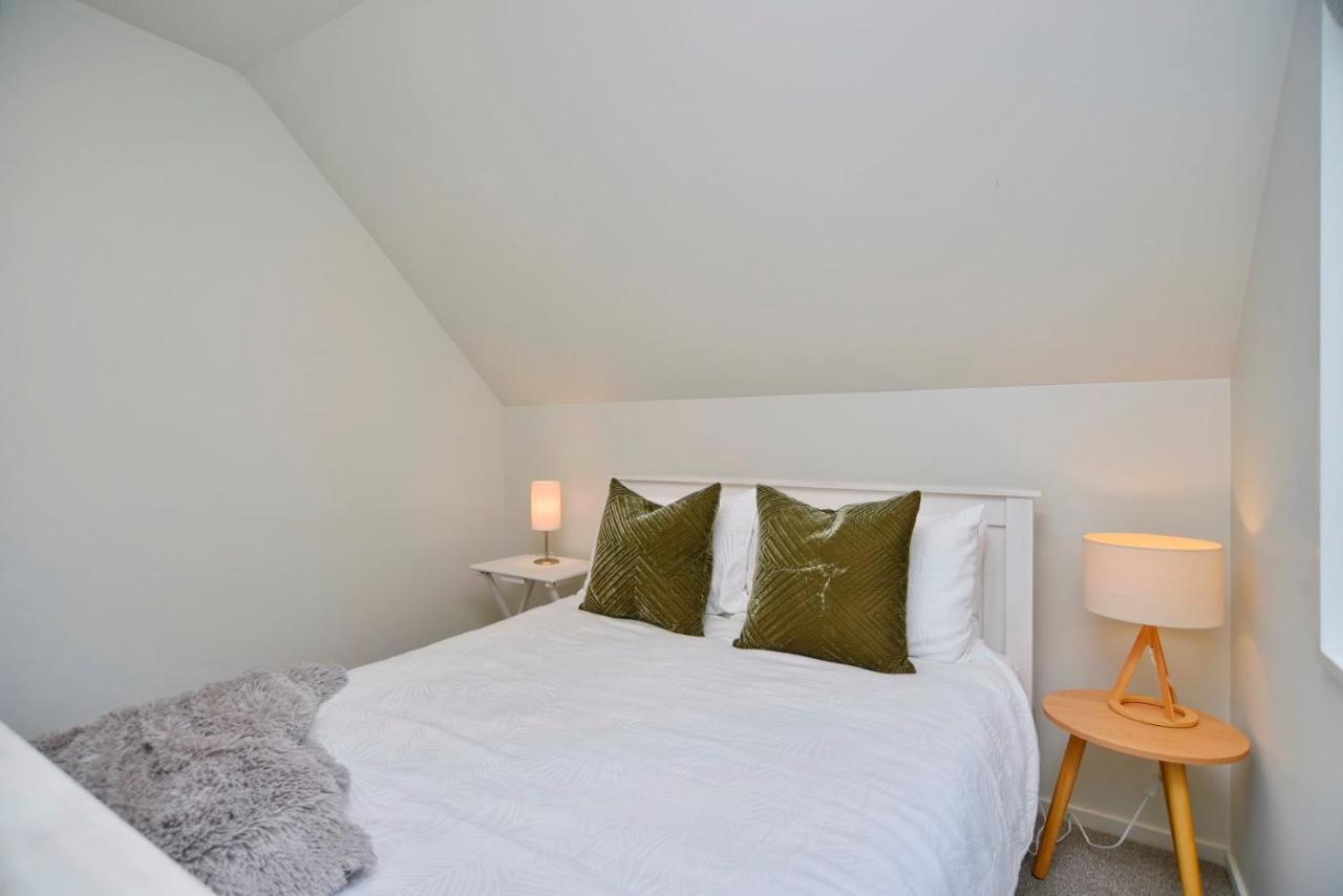 Dickens St - Christchurch Holiday Homes Экстерьер фото