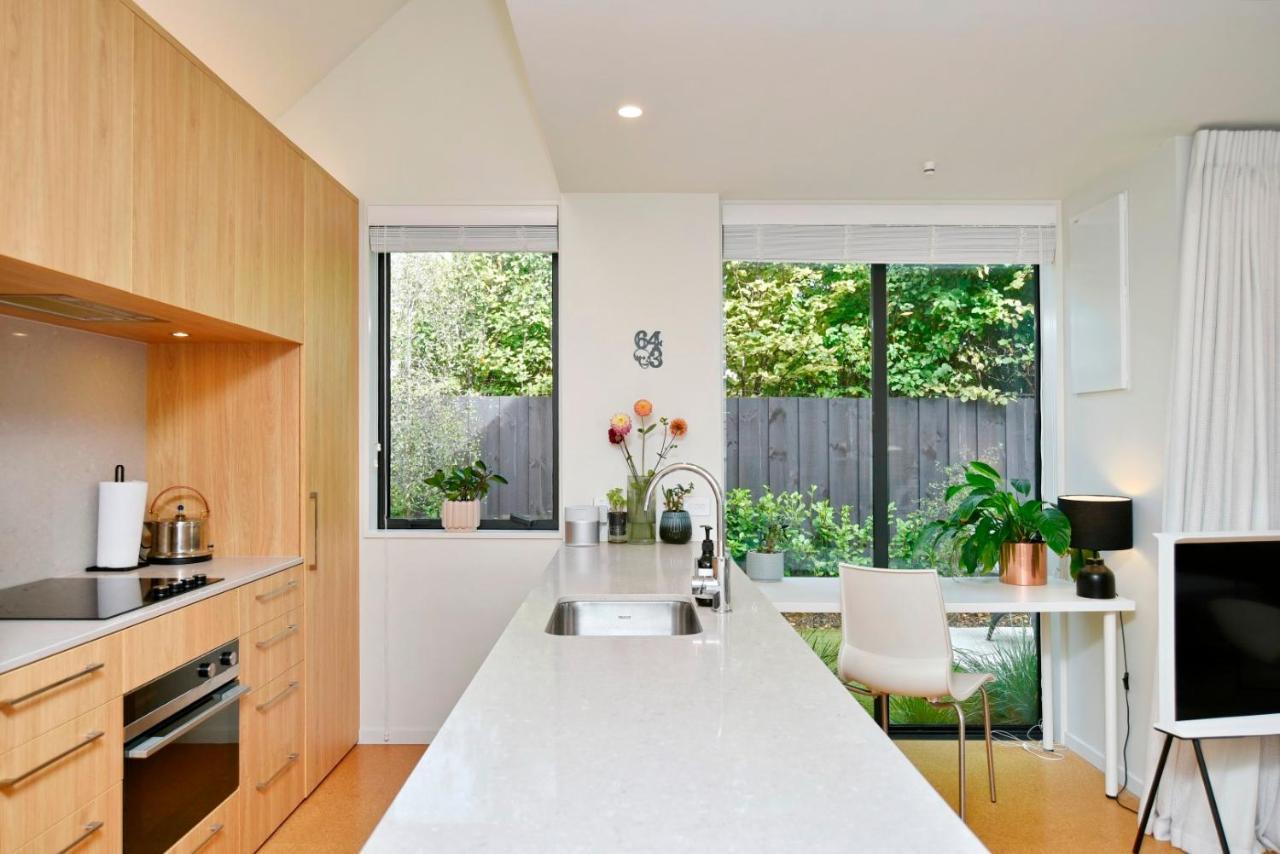Dickens St - Christchurch Holiday Homes Экстерьер фото