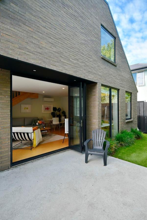 Dickens St - Christchurch Holiday Homes Экстерьер фото